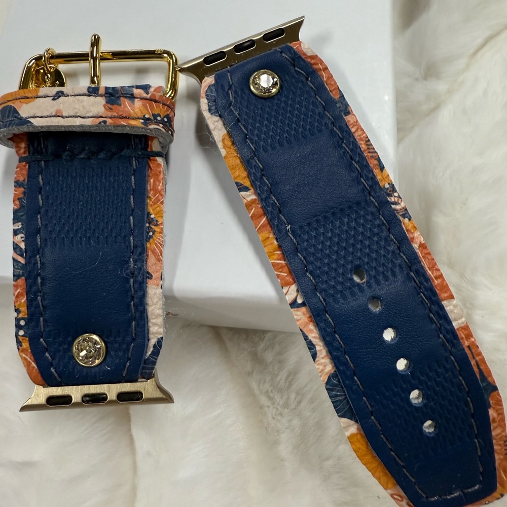 Spark*l Luxury Apple Watch Band LV
💯 Authentic NIB